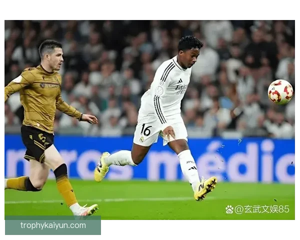 恩德里克射门方式独特，近期表现引发专家关注与分析