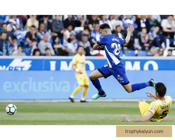 西甲联赛新秀表现稳健，引发各方关注与期待